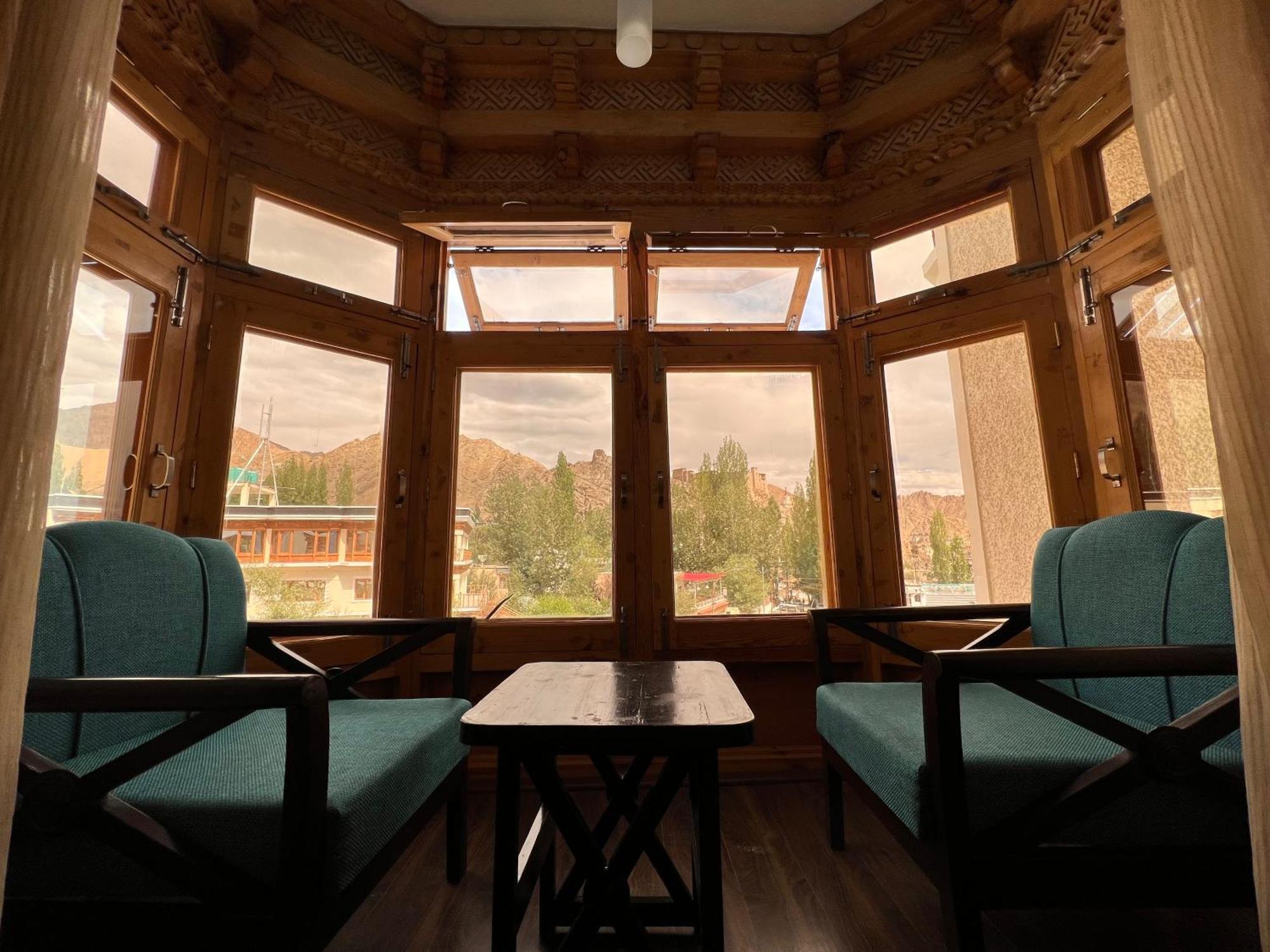 Hotel New Glacier View レー エクステリア 写真