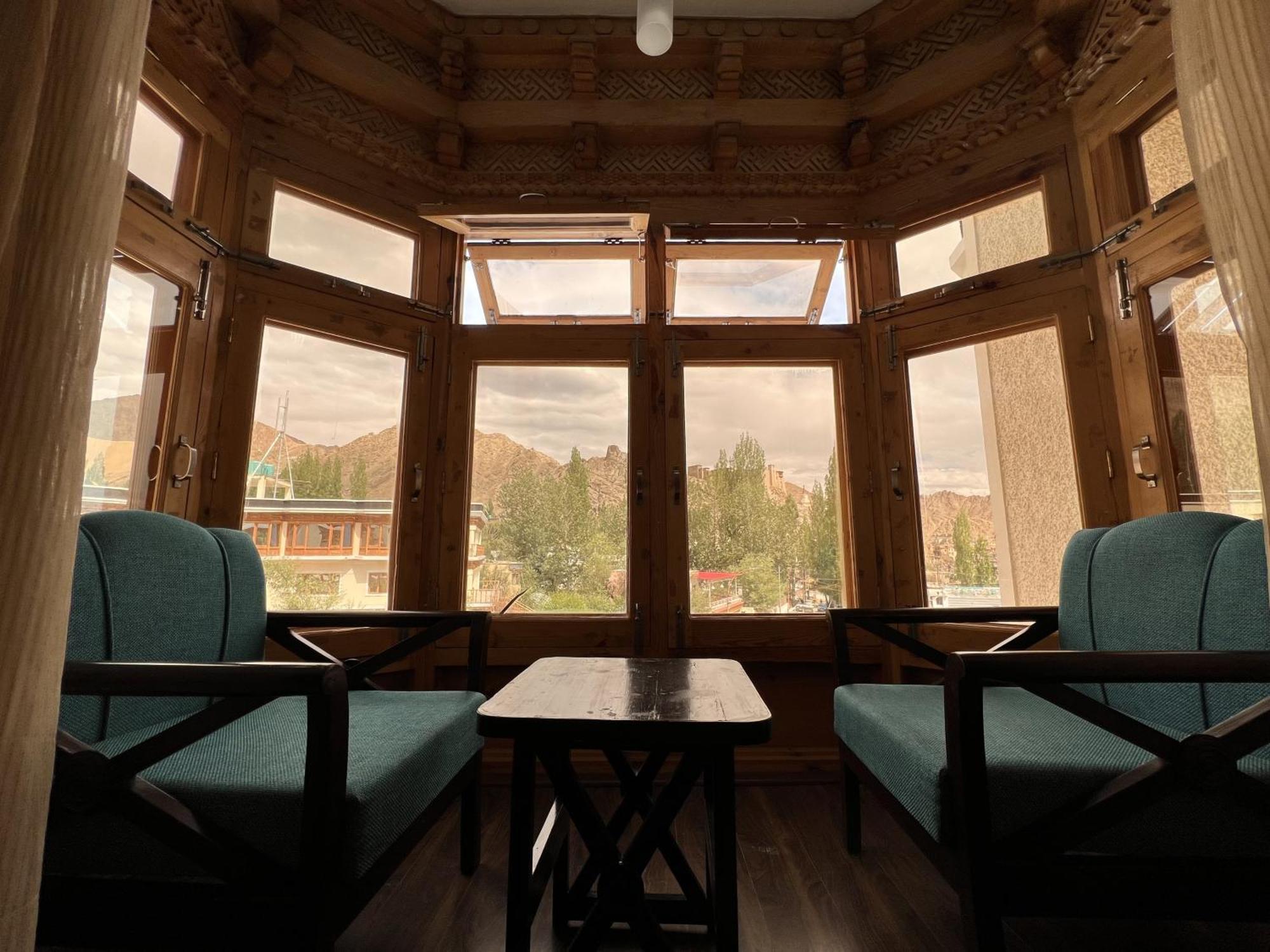 Hotel New Glacier View レー エクステリア 写真