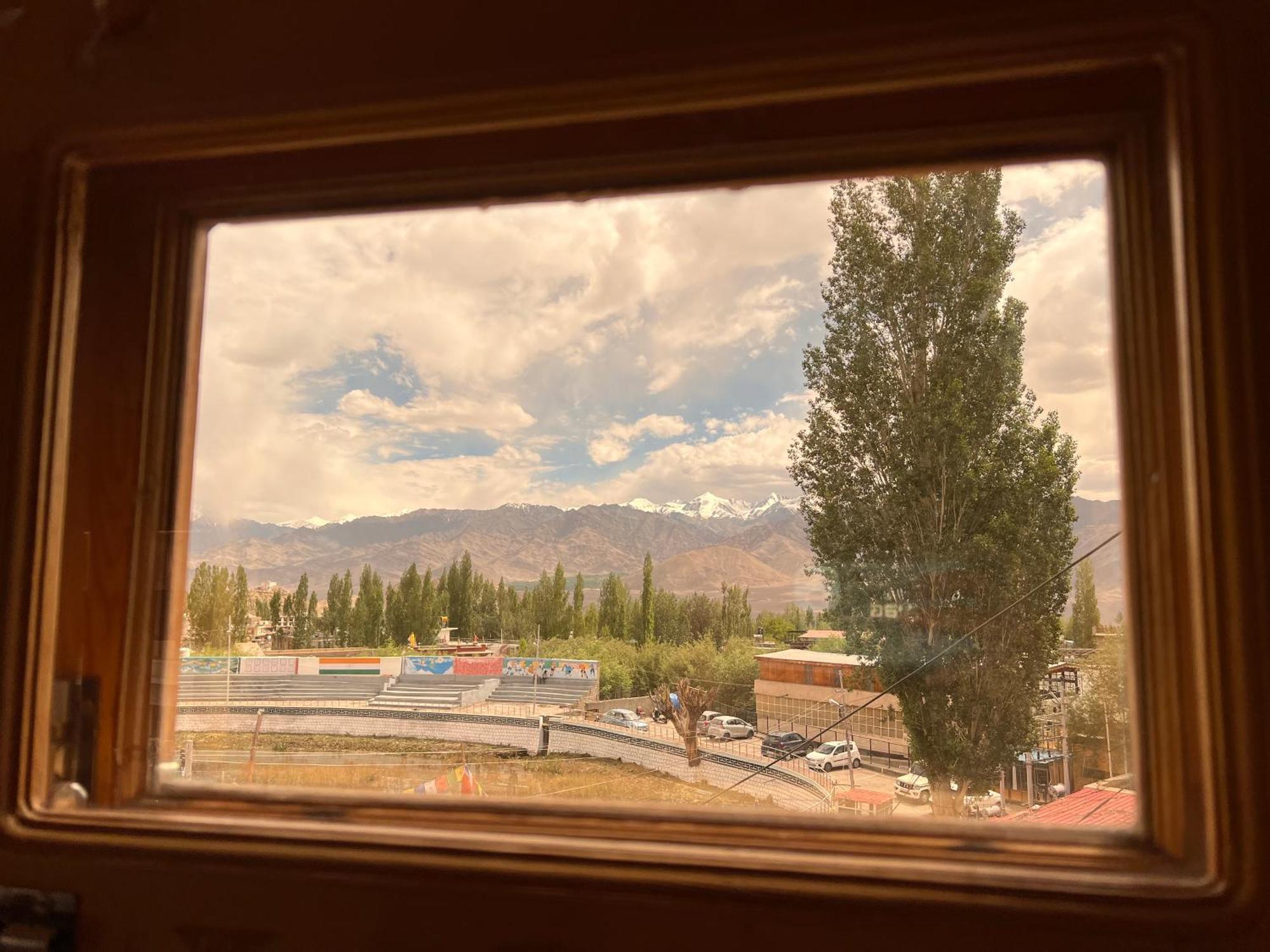 Hotel New Glacier View レー エクステリア 写真