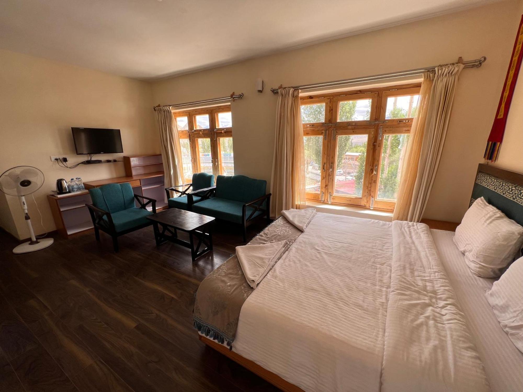 Hotel New Glacier View レー エクステリア 写真
